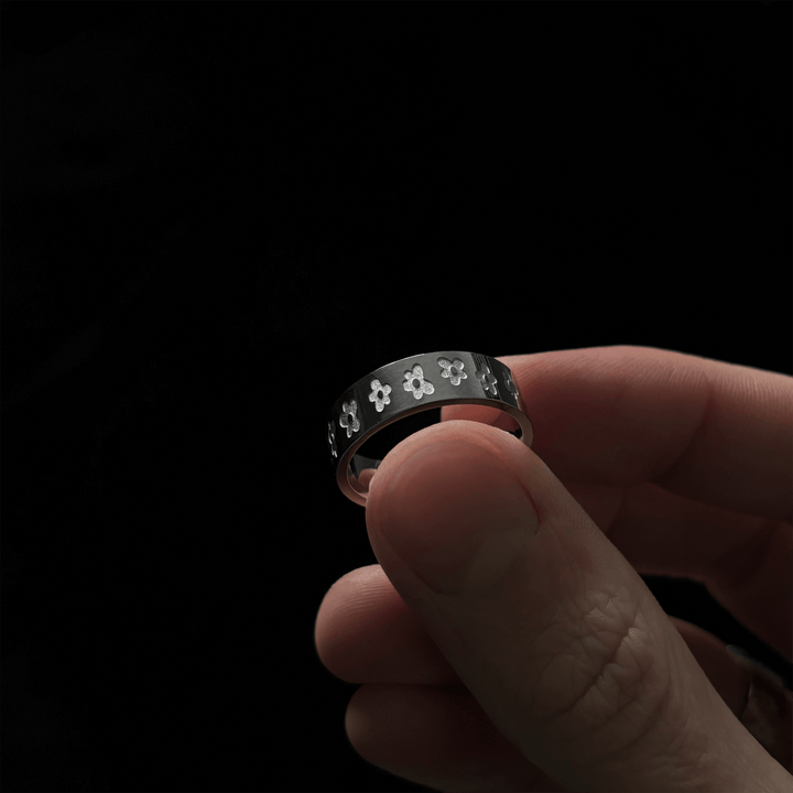 Flowerboy ring silver