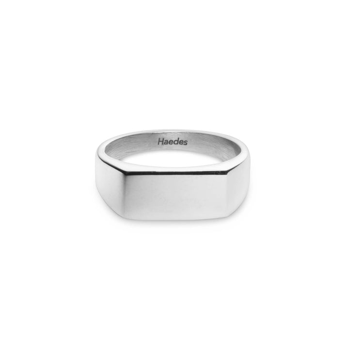 Signet ring