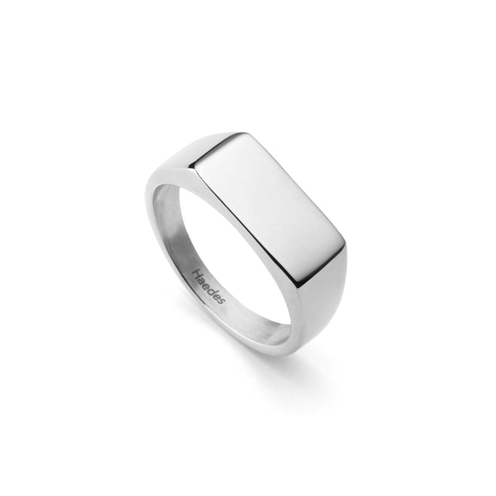 Signet ring